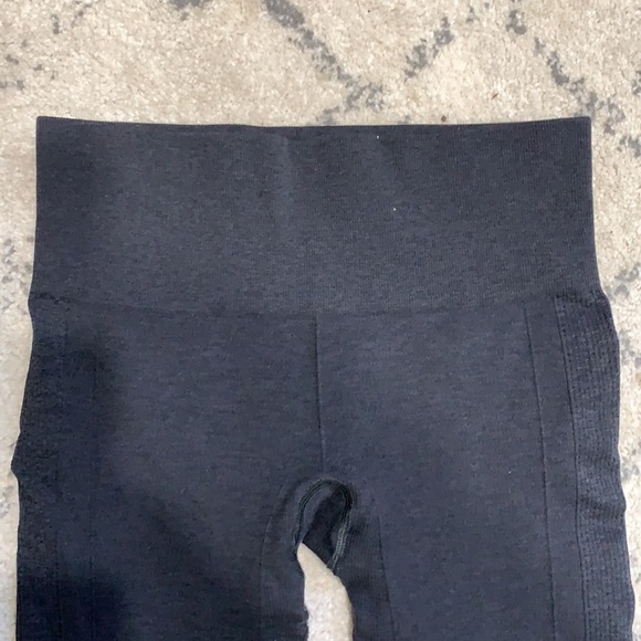 Lululemon Leggings Dark Grey - Size 4 - Picture 2 of 5